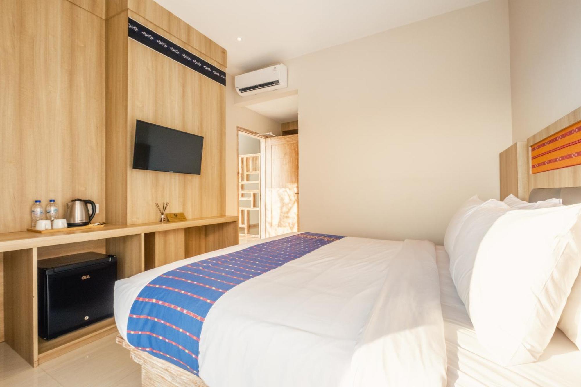 Dejavu 2.0 Hotel Bajo Komodo Labuan Bajo Kültér fotó