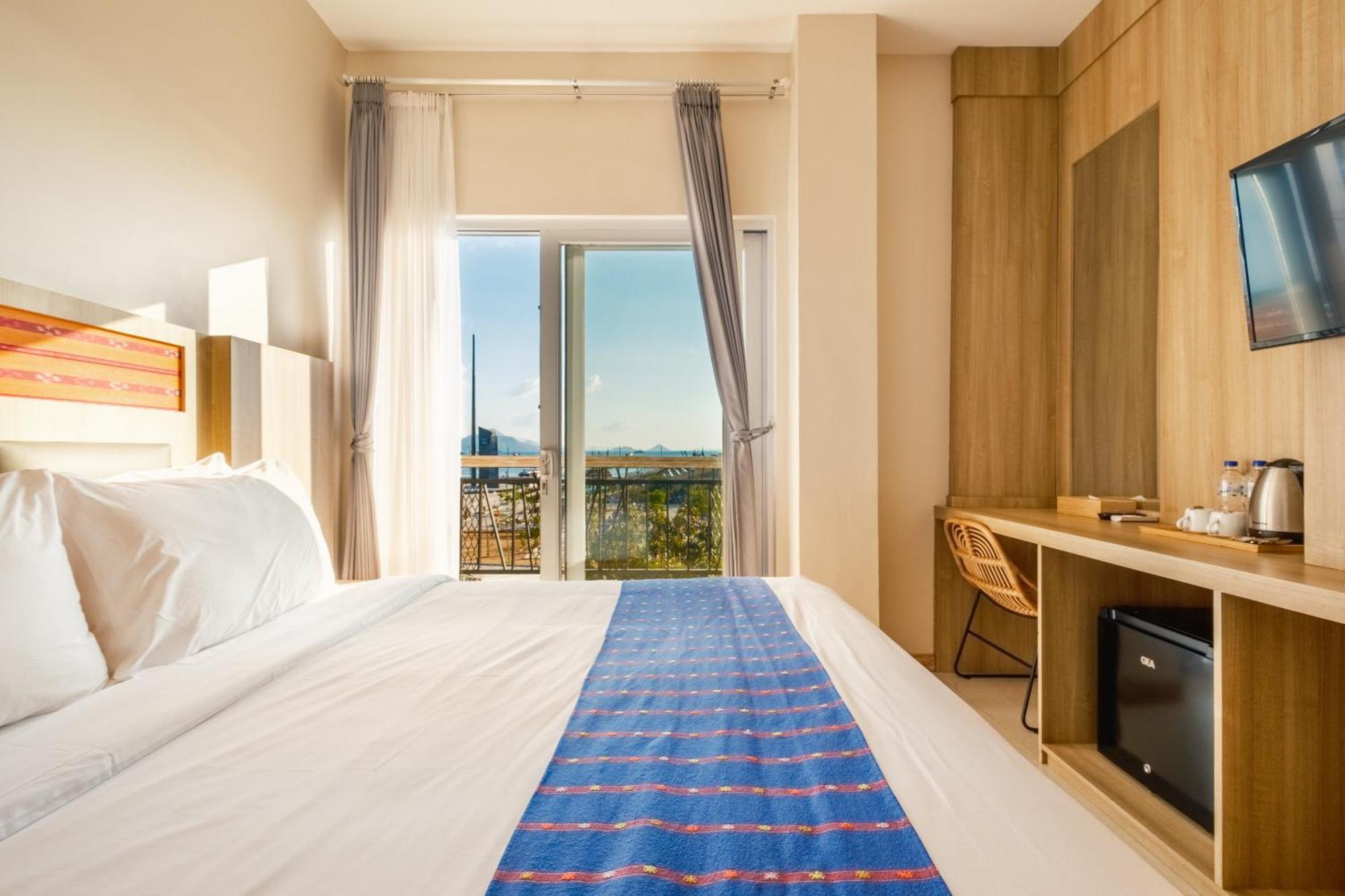 Dejavu 2.0 Hotel Bajo Komodo Labuan Bajo Kültér fotó